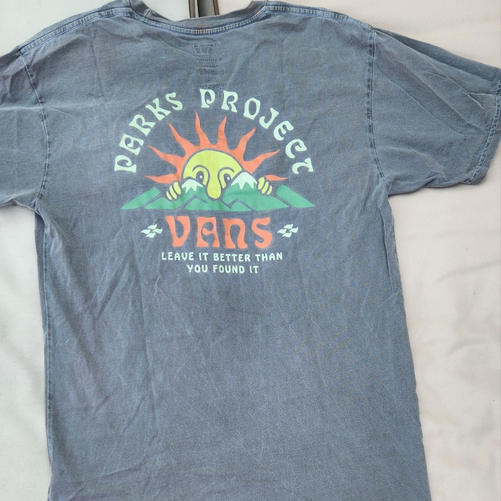 VANS Adult M army green distressed look "Parks Project" short sleeve Tshirt